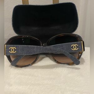 CHANEL sunglasses